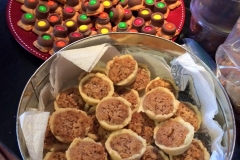 womens meeting cookies
